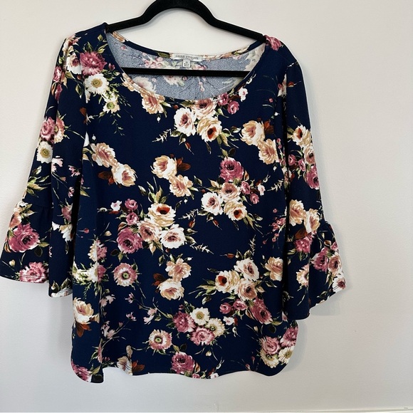 Green Envelope Women’s 3/4 Ruffle Sleeve Scoop Neck Floral Top Sz 1X GUC - Picture 2 of 7